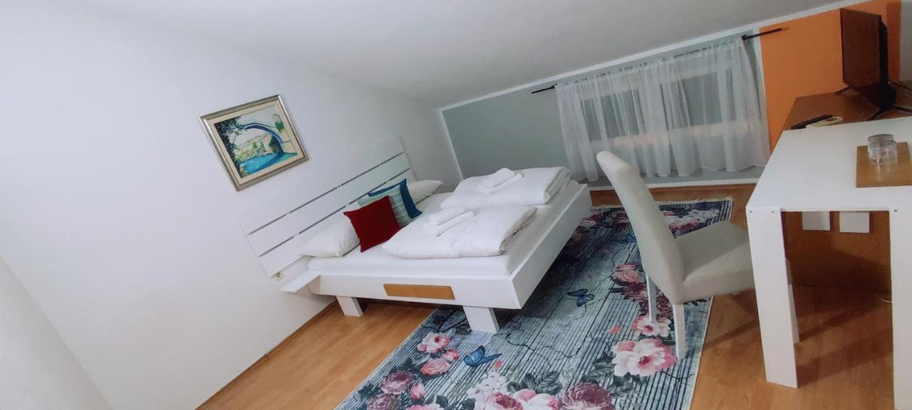 Villa Monera Apartments & Rooms & Free Garage Mostar Kültér fotó